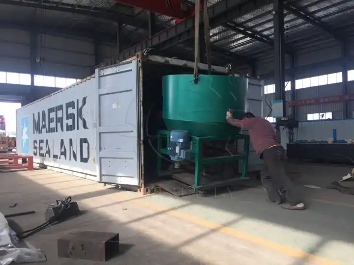 Loading the mixing tank