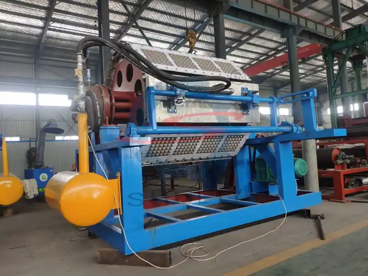 Seedling tray making machine