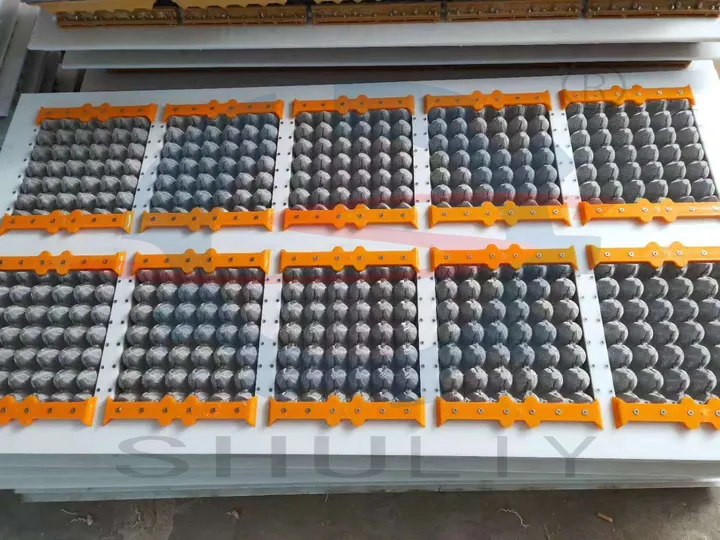 Plastic and aluminum alloy combination