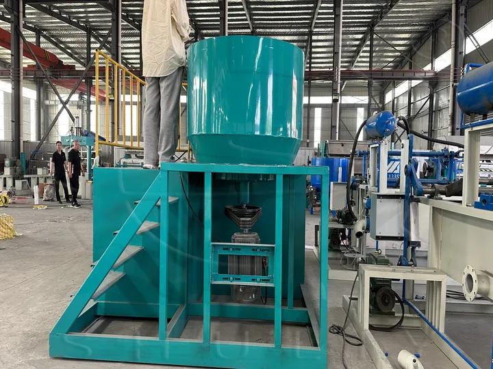 Integrated pulping machine