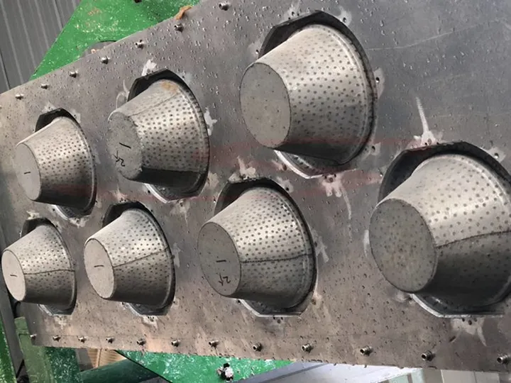 แม่พิมพ์ขึ้นรูปถาดกล้าไม้